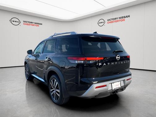 2025 Nissan Pathfinder Platinum 4WD