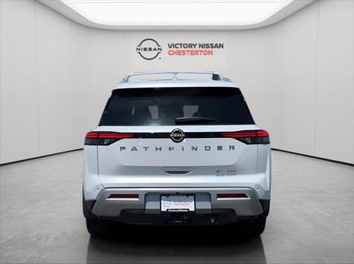 2025 Nissan Pathfinder SL 4WD