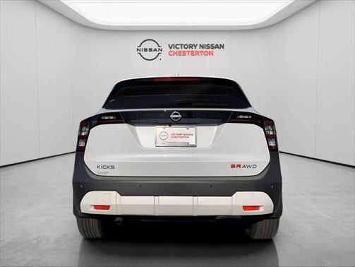 2025 Nissan Kicks SR