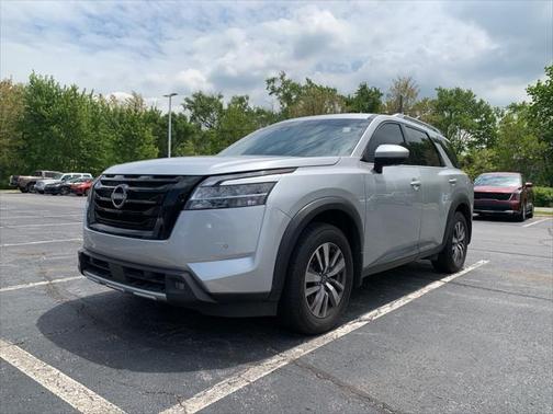 2022 Nissan Pathfinder SL 4WD