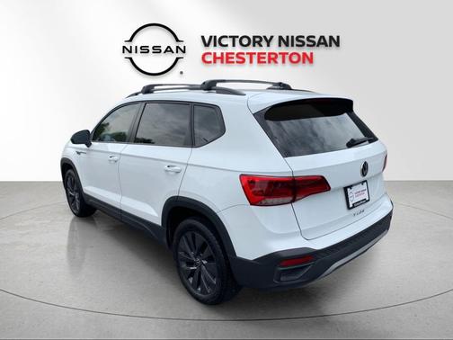 Pure White 2023 Volkswagen Taos 1.5T S