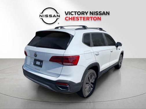Pure White 2023 Volkswagen Taos 1.5T S