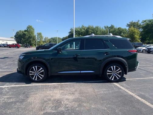 2023 Nissan Pathfinder Platinum 4WD