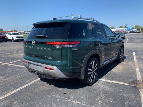2023 Nissan Pathfinder Platinum 4WD