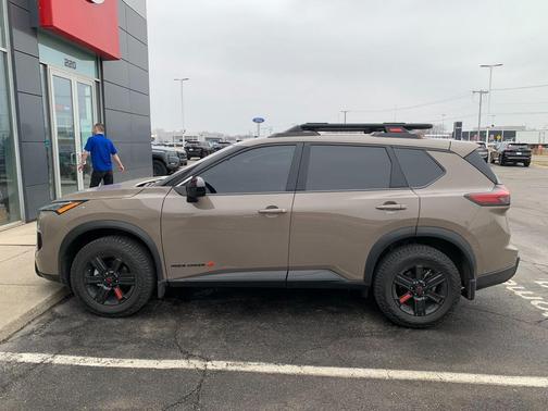 2025 Nissan Rogue Rock Creek