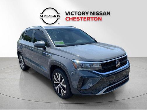 Platinum Gray Metallic 2022 Volkswagen Taos 1.5T SE