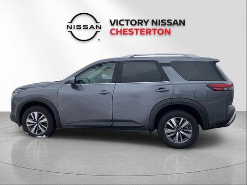 2025 Nissan Pathfinder SL 4WD