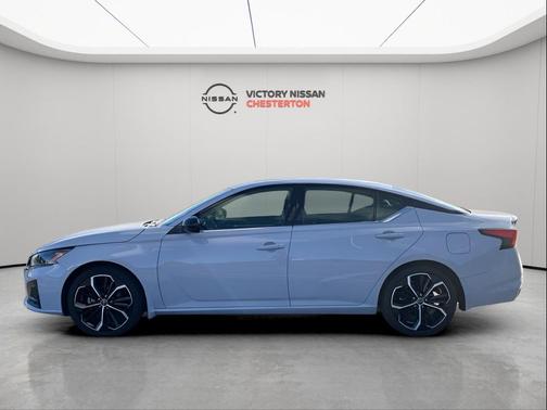 2023 Nissan Altima SR FWD