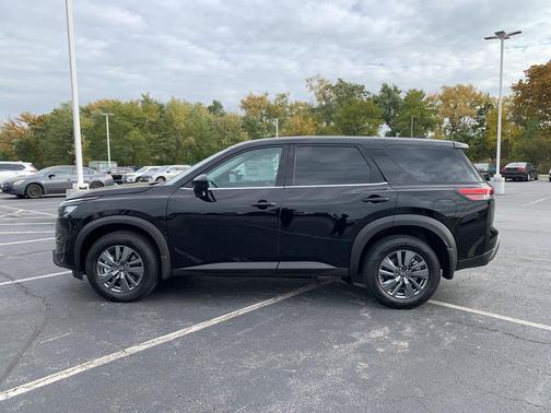 2025 Nissan Pathfinder S 4WD