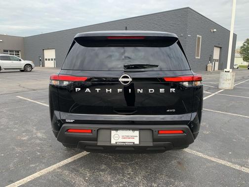 2025 Nissan Pathfinder S 4WD