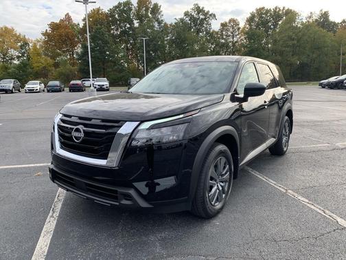 2025 Nissan Pathfinder S 4WD