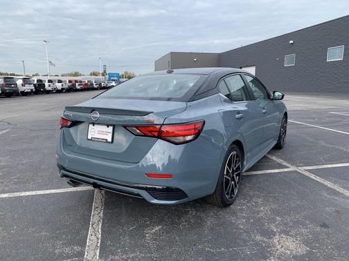 2025 Nissan Sentra SR