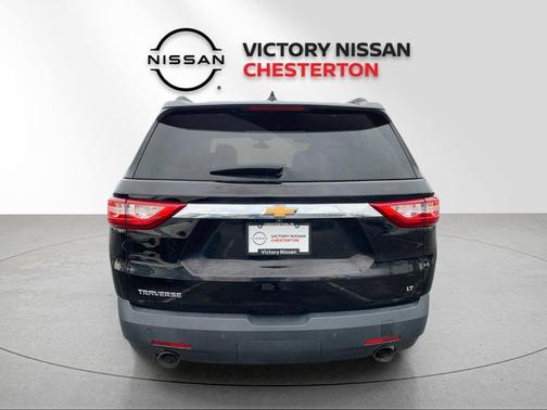 Mosaic Black Metallic 2020 Chevrolet Traverse LT Cloth
