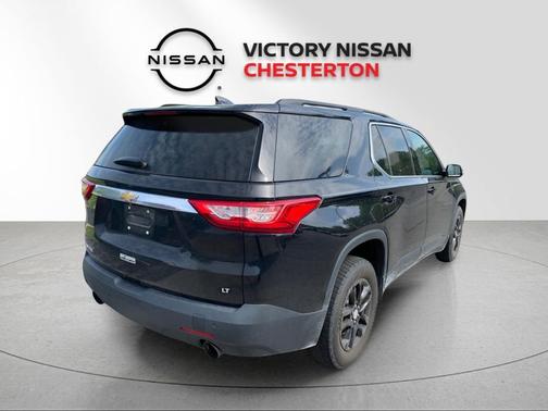 Mosaic Black Metallic 2020 Chevrolet Traverse LT Cloth