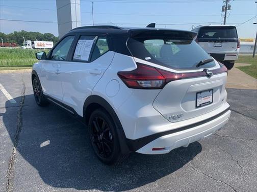 2024 Nissan Kicks SR