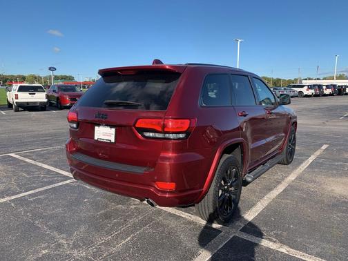 2022 Jeep Grand Cherokee Laredo