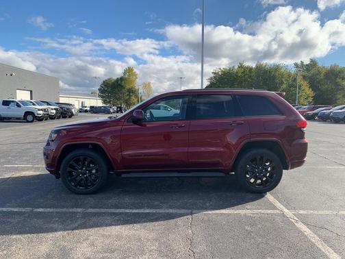 2022 Jeep Grand Cherokee Laredo