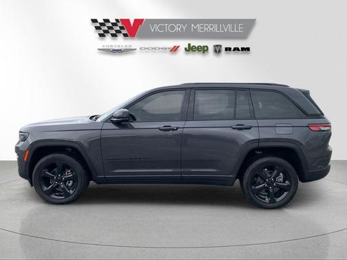 Baltic Gray Metallic Clearcoat 2023 Jeep Grand Cherokee Altitude
