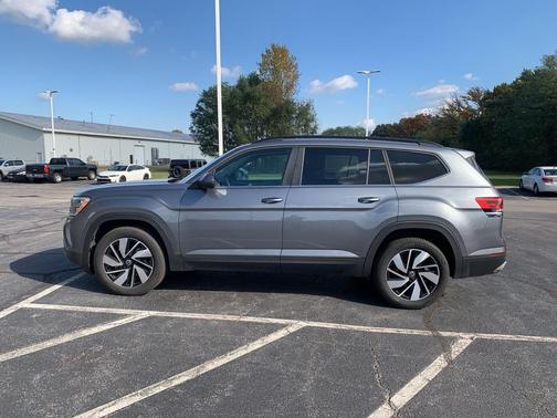 2025 Volkswagen Atlas 2.0T SE w/Technology 4MOTION