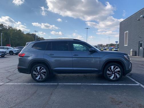 2025 Volkswagen Atlas 2.0T SE w/Technology 4MOTION