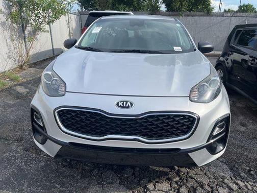 Sparkling Silver 2022 Kia Sportage LX