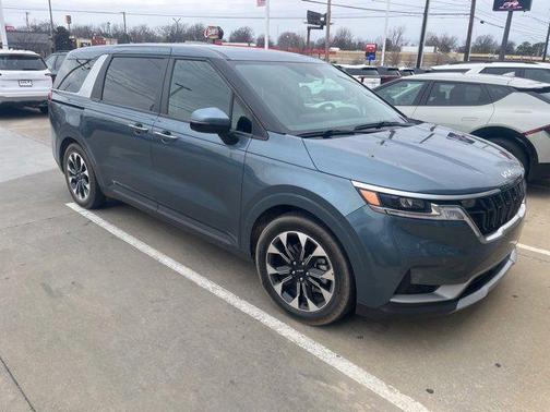 2024 Kia Carnival EX