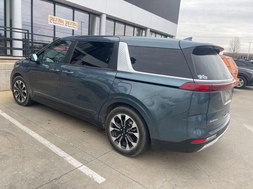 2024 Kia Carnival EX