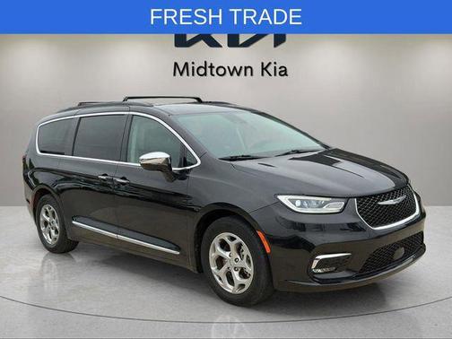 Brilliant Black Crystal Pearlcoat 2023 Chrysler Pacifica Limited