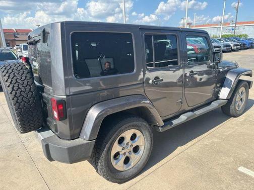 Granite Crystal Metallic Clearcoat 2014 Jeep Wrangler Unlimited Sahara