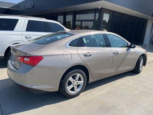 Mineral Gray Metallic 2024 Chevrolet Malibu LT