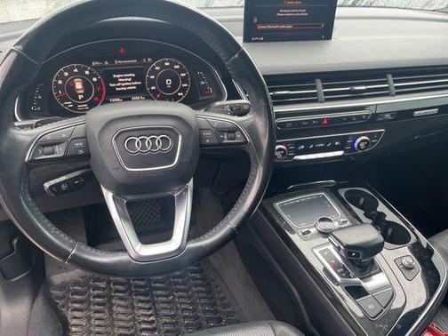 White 2017 Audi Q7 3.0T Premium