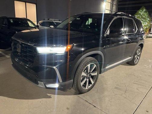 2023 Honda Pilot Touring 8-Passenger