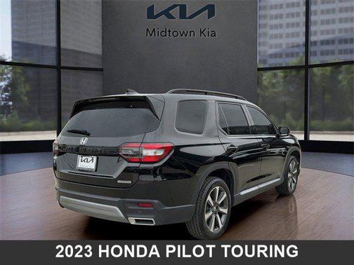 2023 Honda Pilot Touring 8-Passenger