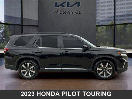 2023 Honda Pilot Touring 8-Passenger