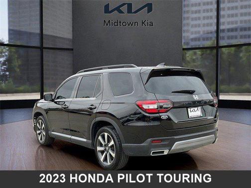 2023 Honda Pilot Touring 8-Passenger
