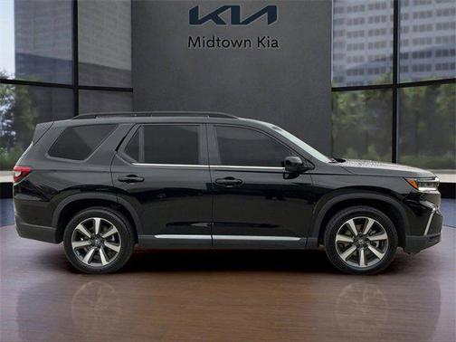 2023 Honda Pilot Touring 8-Passenger