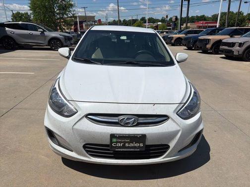 Chalk White 2017 Hyundai Accent SE