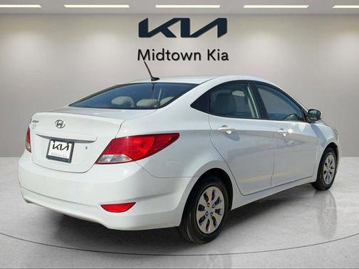 Chalk White 2017 Hyundai Accent SE