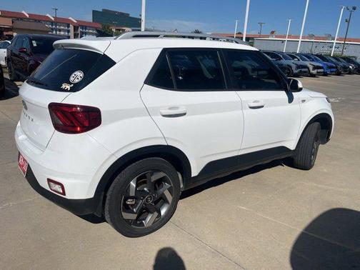 2021 Hyundai VENUE SEL