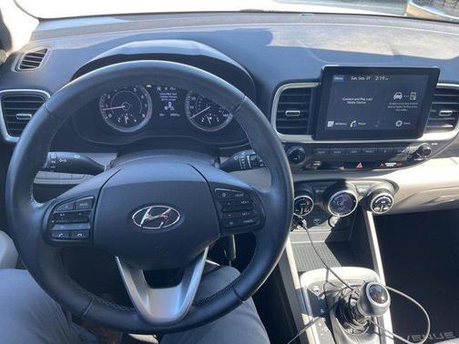 2021 Hyundai VENUE SEL