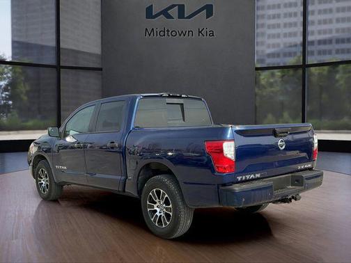 2022 Nissan Titan SV