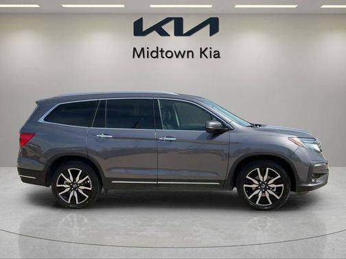 2022 Honda Pilot Touring 8-Passenger