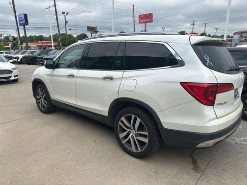 White Diamond Pearl 2018 Honda Pilot Elite