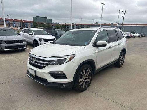 White Diamond Pearl 2018 Honda Pilot Elite