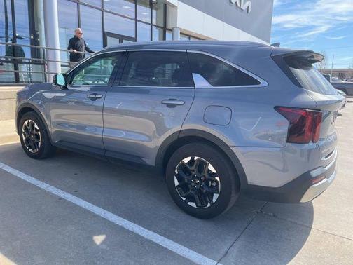 2024 Kia Sorento S