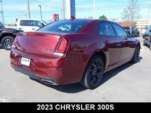 2023 Chrysler 300 S