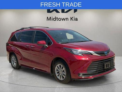 Ruby Flare Pearl 2025 Toyota Sienna XLE