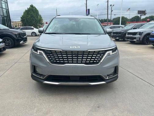 Ceramic Silver 2024 Kia Carnival SX