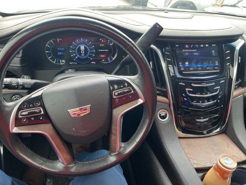 2018 Cadillac Escalade ESV Luxury