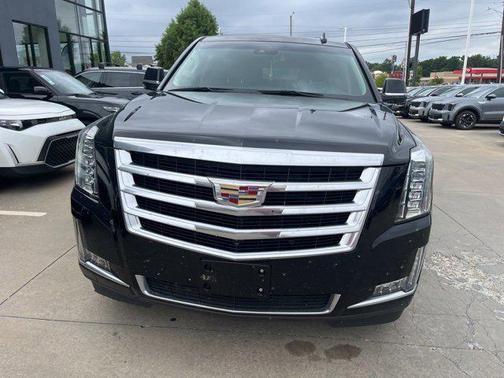 2018 Cadillac Escalade ESV Luxury